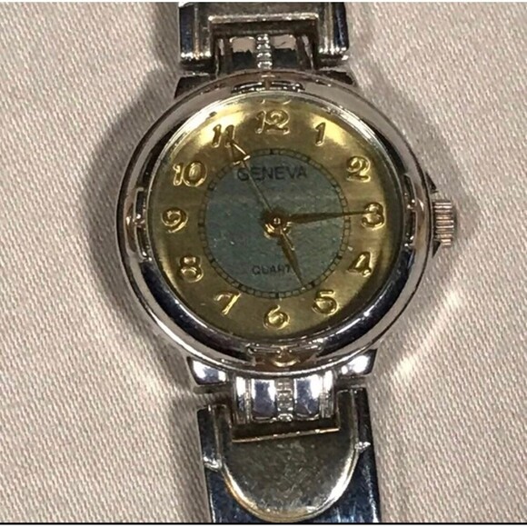 Vintage Women’s Geneva Wrist Watch - Picture 2 of 6
